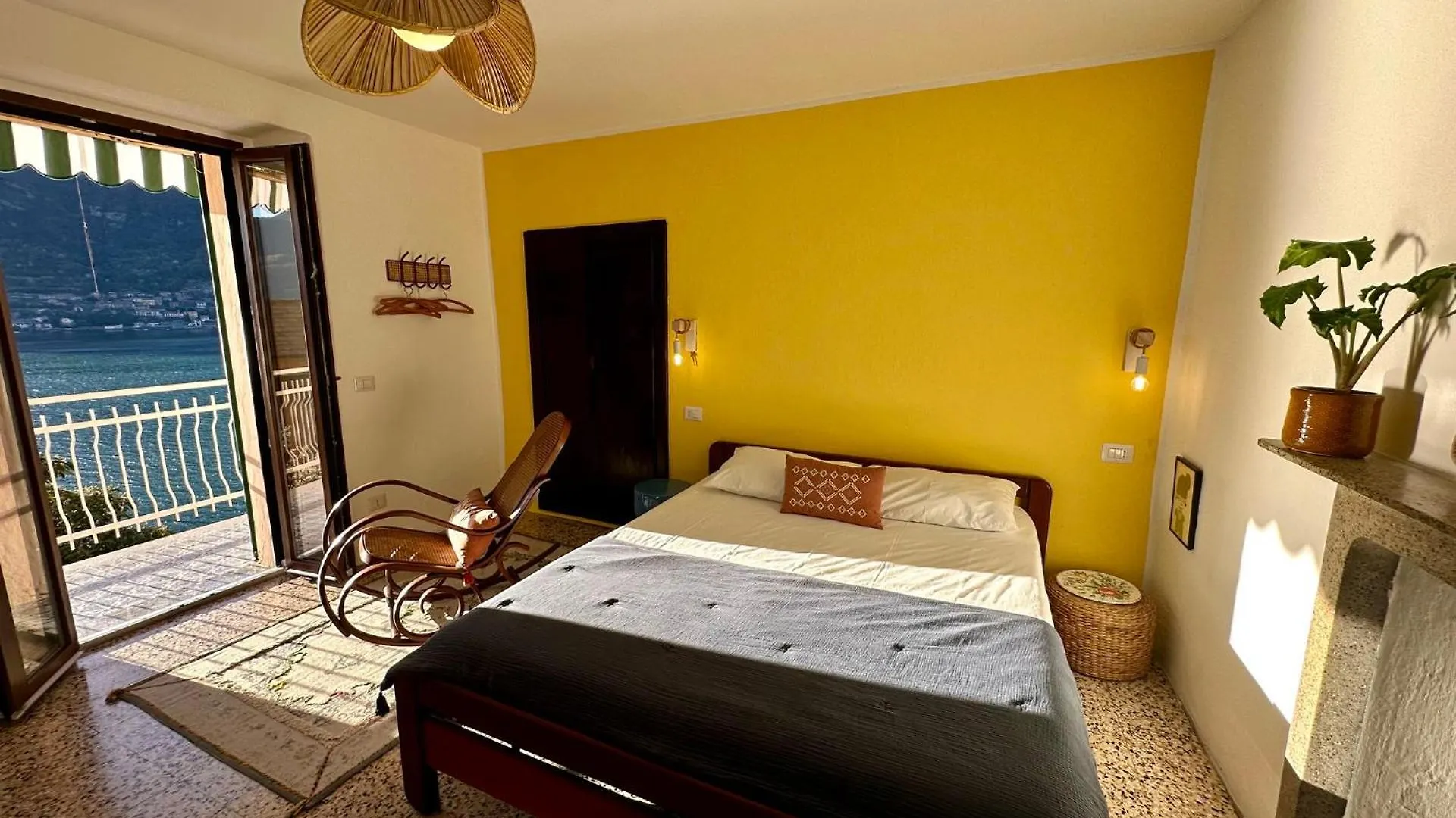 Daisy One Bedroom Lake View, Private Terrace & Garden Pognana Lario