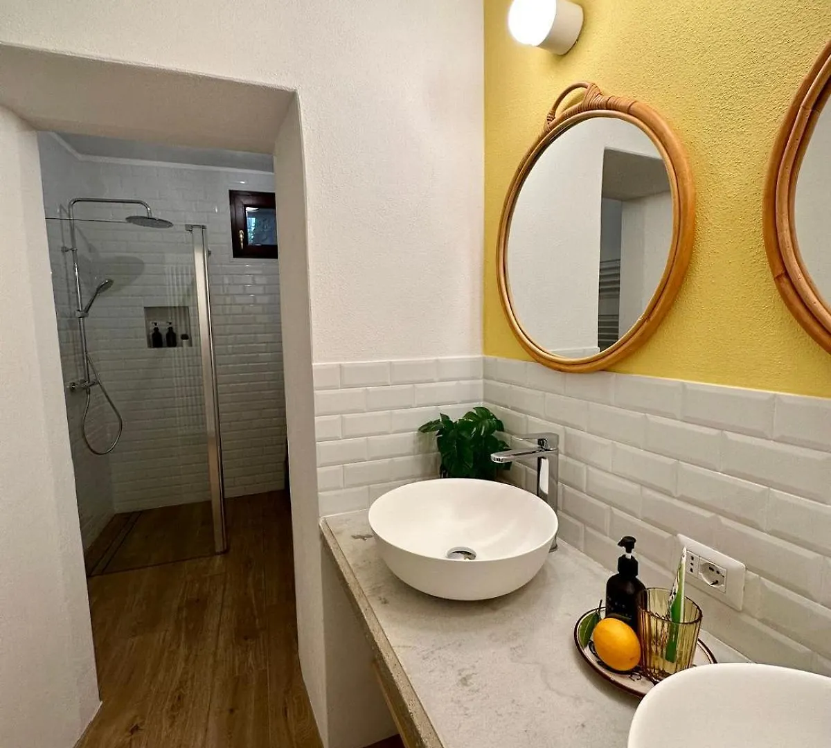 Daisy One Bedroom Lake View, Private Terrace & Garden Pognana Lario 0*,