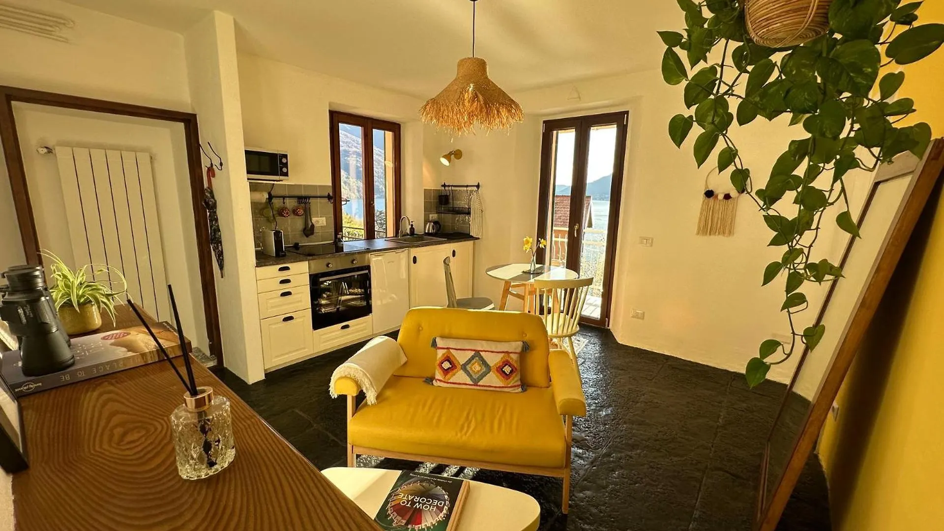 Daisy One Bedroom Lake View, Private Terrace & Garden Pognana Lario 0*,